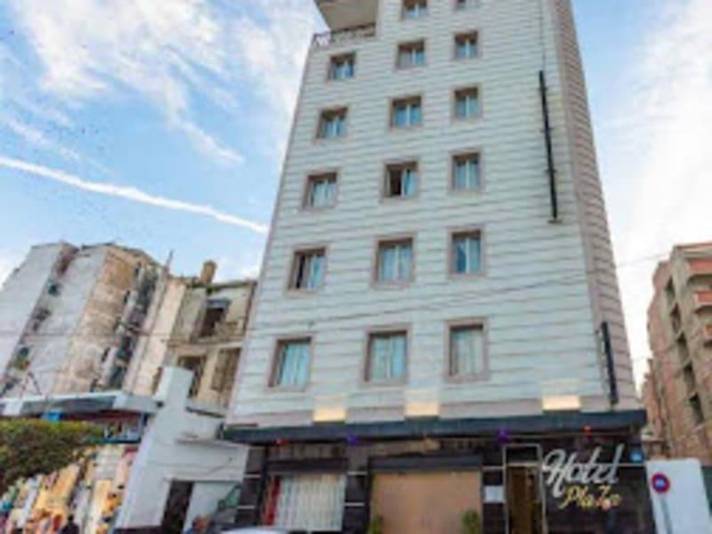 Plaza Hotel Algiers maison portes