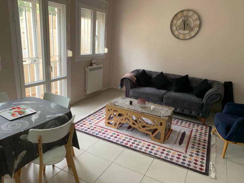 Jolie maison sécurisée avec jardin maison interne