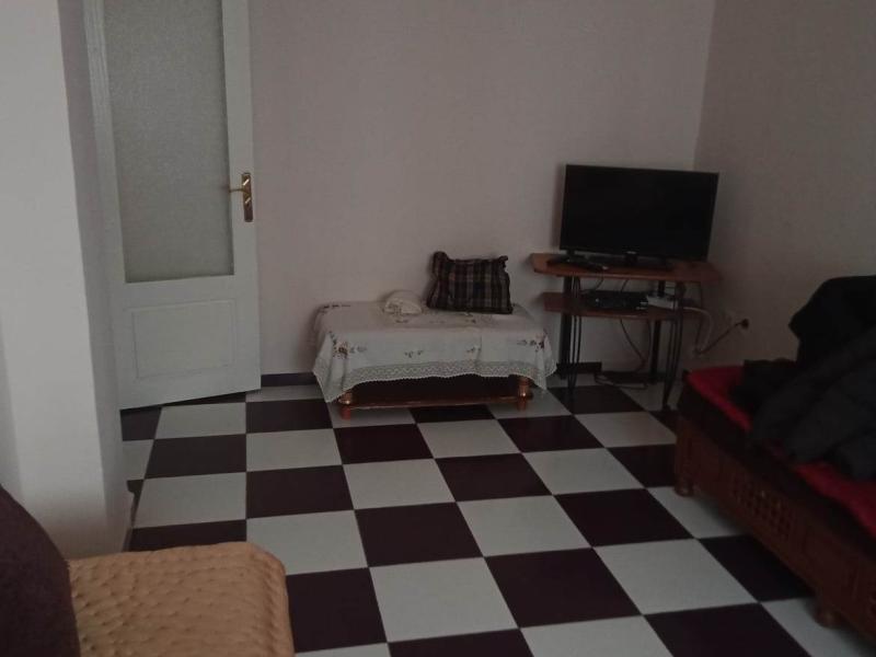 Appartement bien situé a Oran Belgaid maison interne