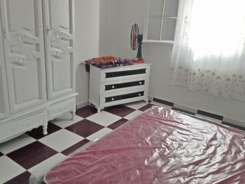 Appartement bien situé a Oran Belgaid Chambres