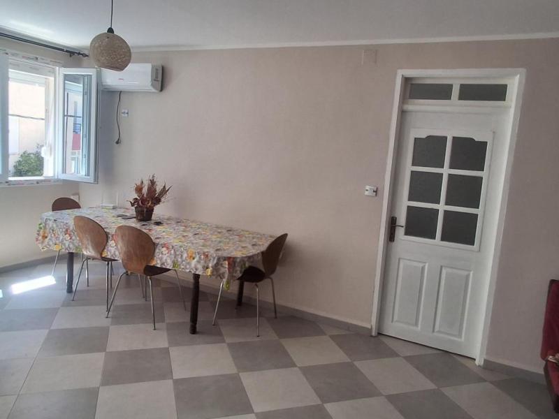 Maison spacieuse, un endroit calme et sécurisé  maison interne