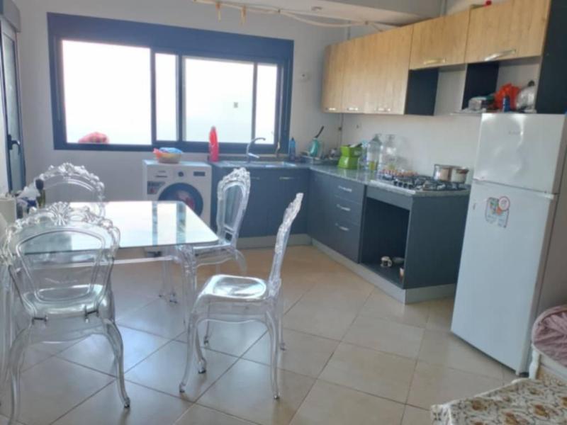 Appartement f2 équipé dans une résidence sécurisée maison interne