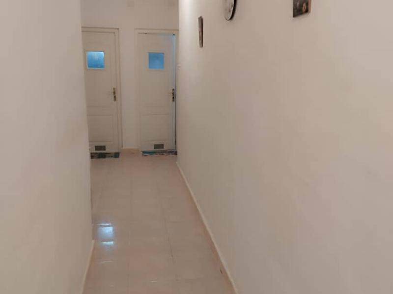 Appartement équipé familliale,propre et sécurisé  Chambres