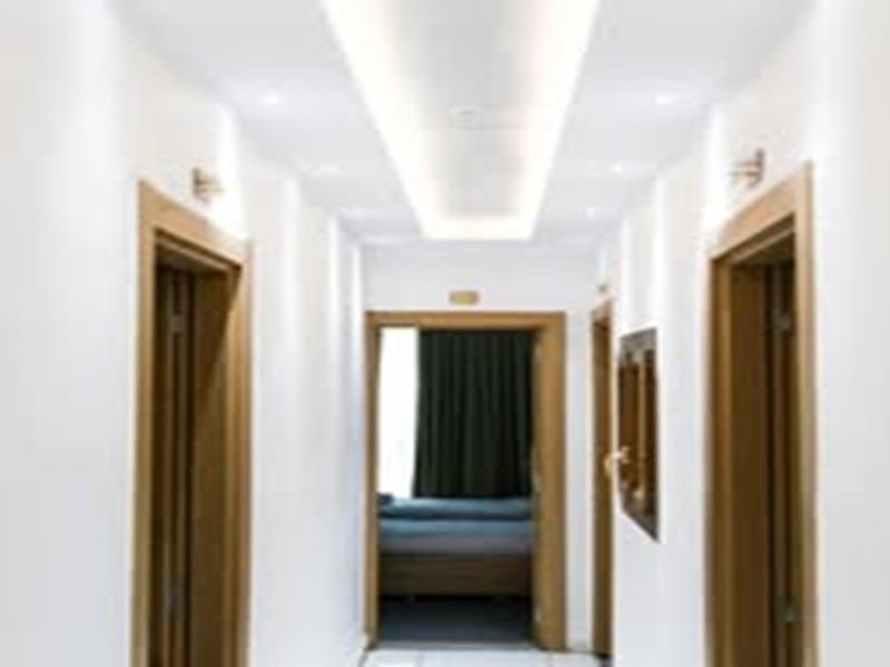 Hotel Cristal maison portes