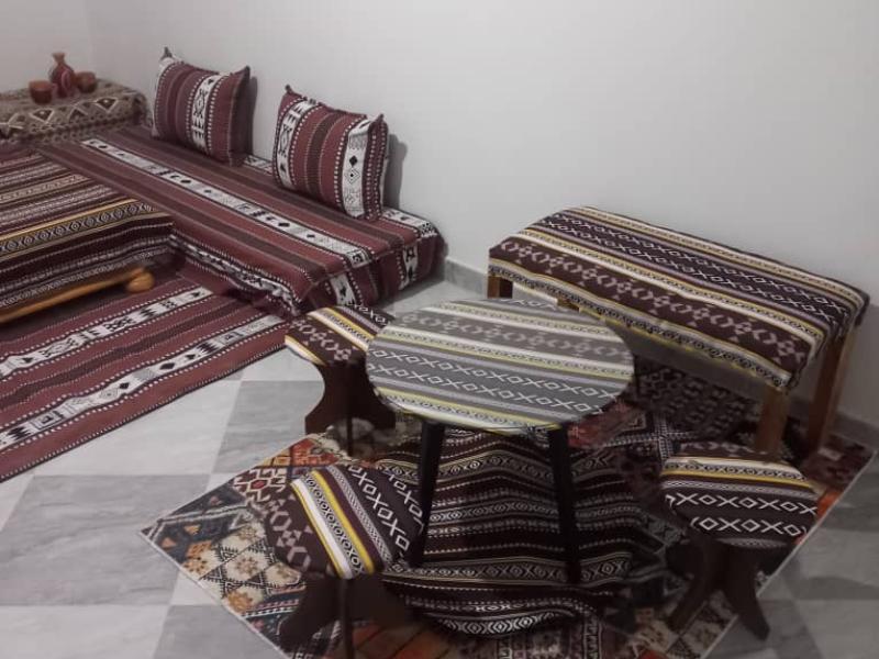Maison a boussada quartier plateau face a kardada Chambres