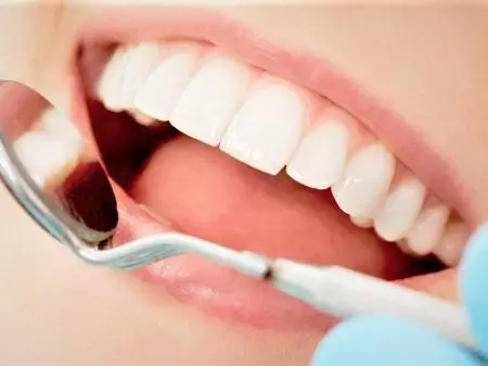  Зубной имплантат