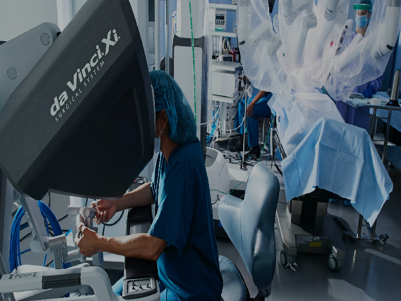 Хирургический робот Da Vinci Xi 2024