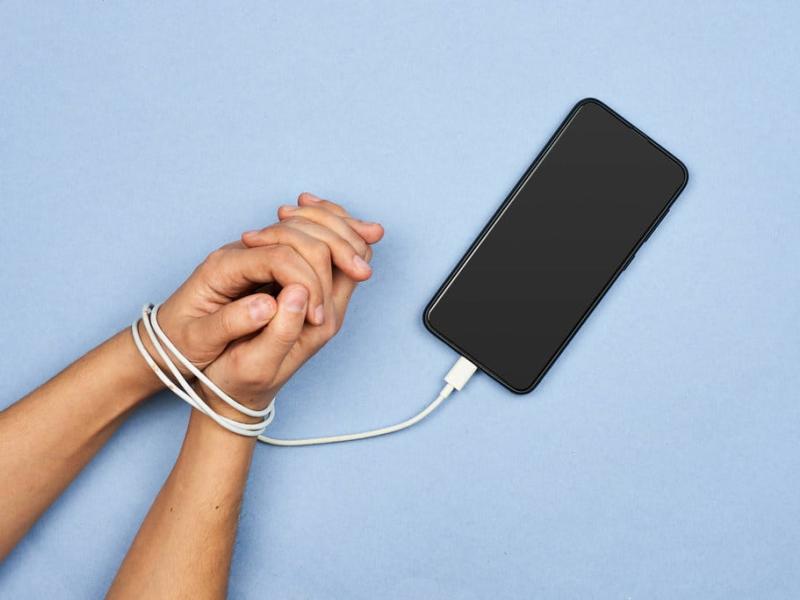 Phone Addiction: Warning Signs and How to Get Help