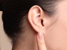 Réparation de trou de boucle d'oreille 